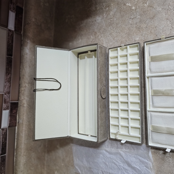 Pandora Jewelry Box - Picture 5 of 7